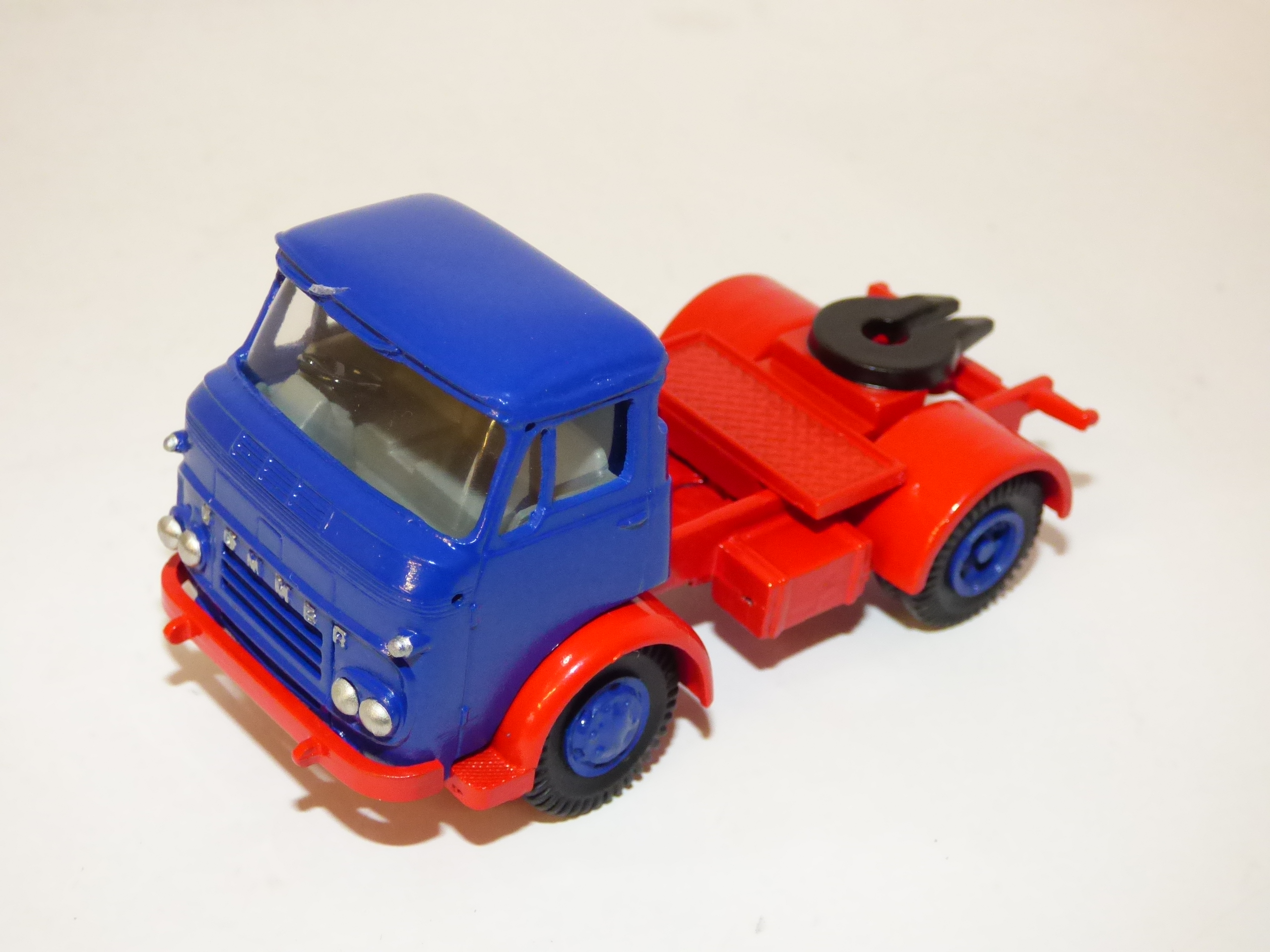 Promod Built Models Commer Maxiload 4x2 Tractor Unit
