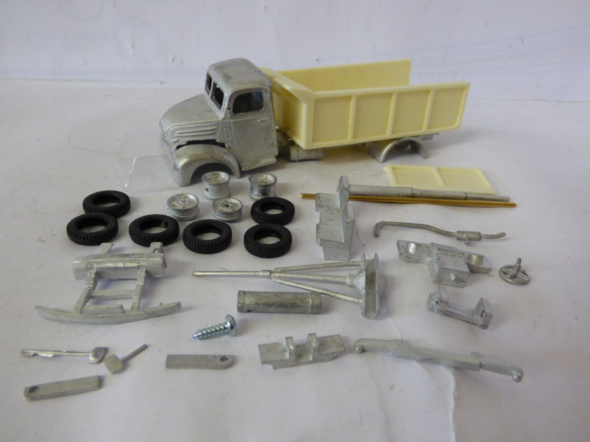 Promod Ford Thames ET 6 tipper 1/50th scale kit | Promod - Dolia ...