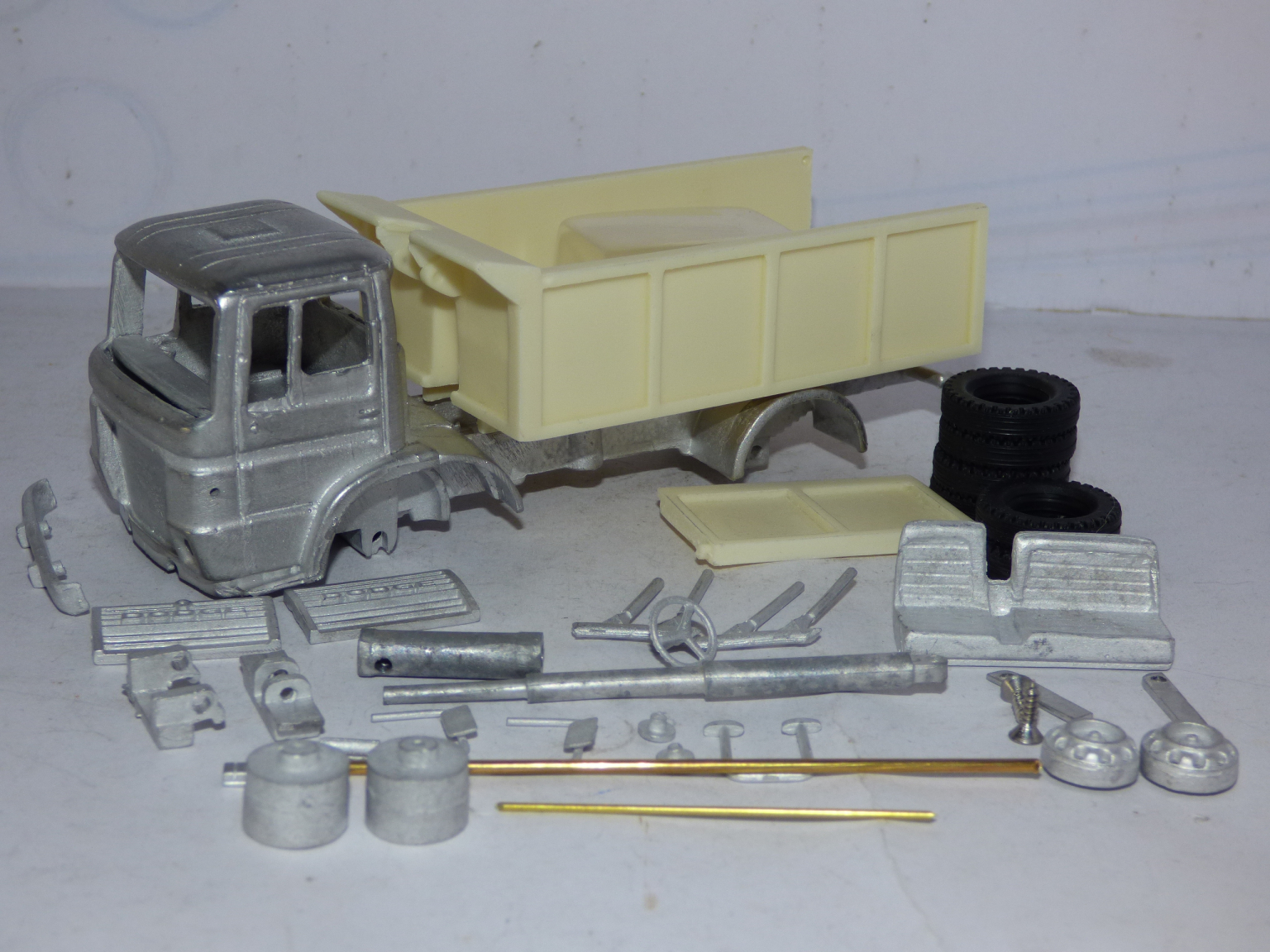 Promod Dodge Commando 4 wheel tipper 1/50th scale kit | Promod - Dolia ...
