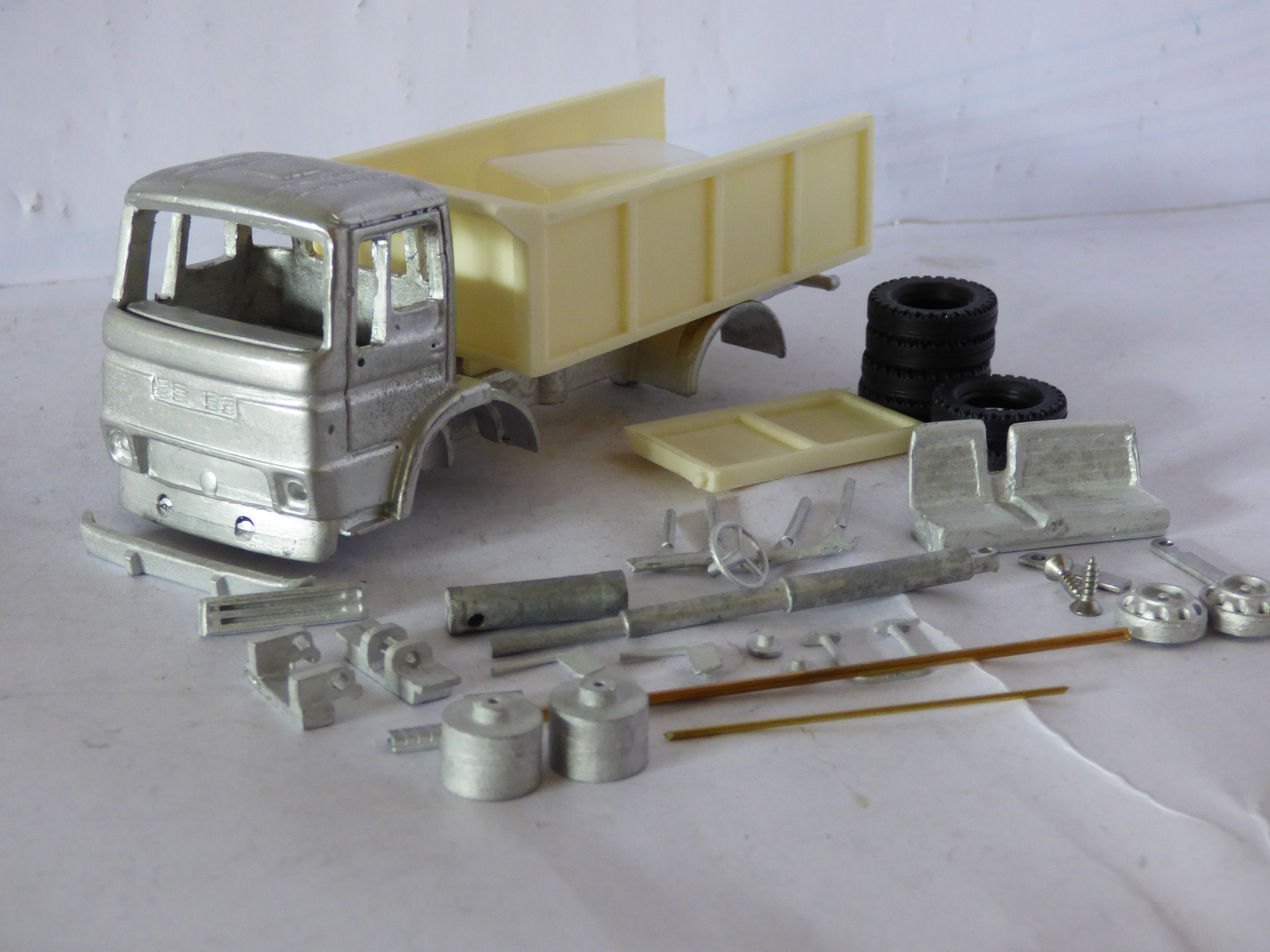 Promod Commer Commando 100 4 wheel tipper truck kit 1/50th scale ...